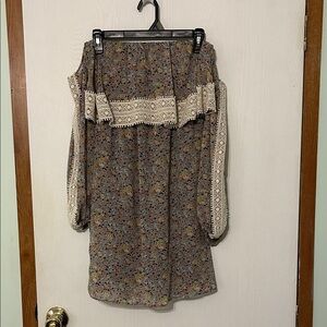 Judith March Brown Floral Off-Shoulder Blouse with Lace Trim